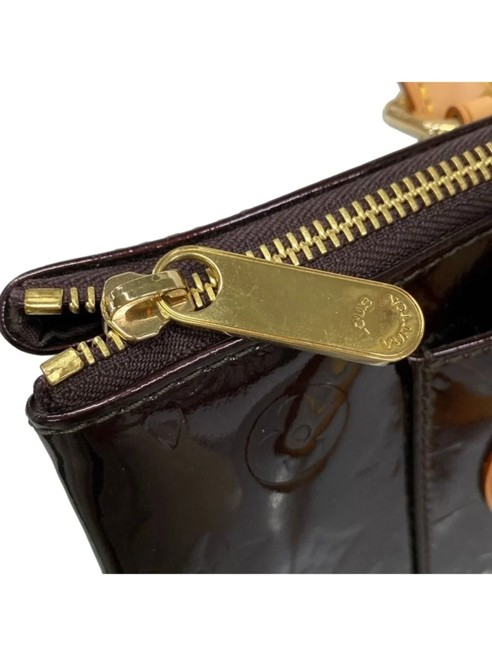 Louis Vuitton Shoulder Bag Monogram Vernis Rosewood Avenue Amarante Leather